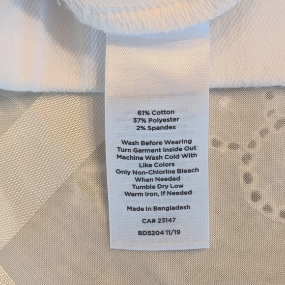 Talbot's White Pull on White Pants NWOT - Picture 2 of 4